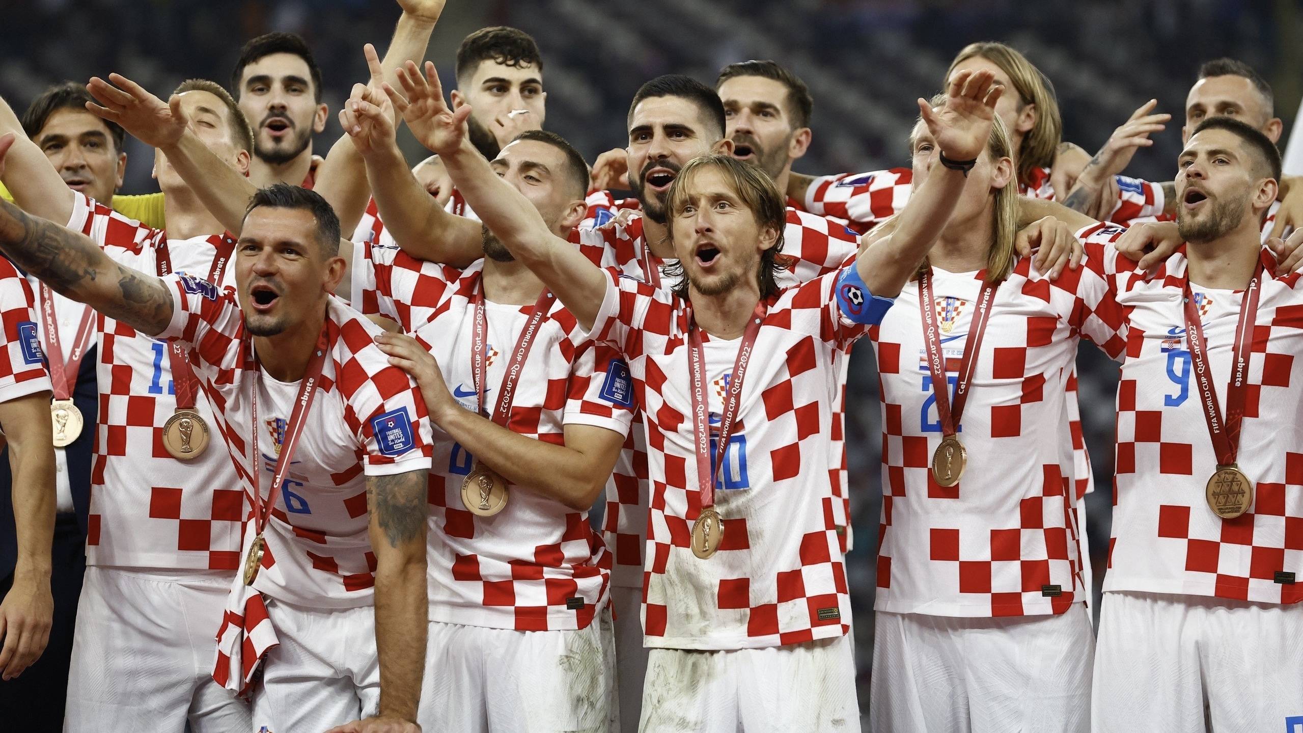 爱游戏体育官网-克罗地亚队备战国际赛，集训状态良好